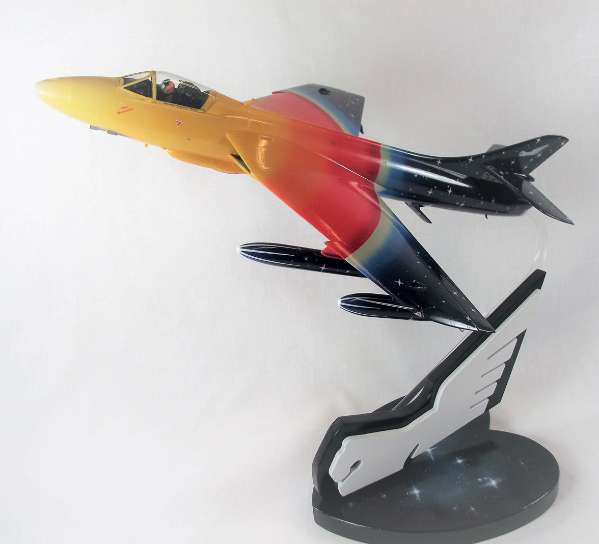 AIRBRUSHING Scale Model Aircraft Robin Carpenter THE CROWOOD PRESS First - photo 1