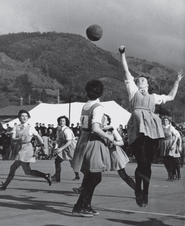 A netball match between Nelson and West Coast in 1947 at the 18th Dominion - photo 3