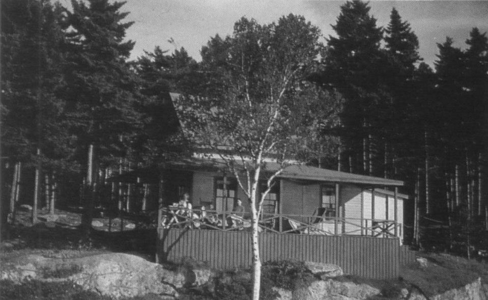 The Freeman Southport cottage 1950s Dorothy and her mother Vira Murdoch on - photo 14