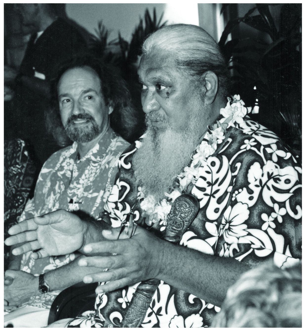 Hale Makua speaking at Volcano Village Hawaii 2001 Hank Wesselman and Hale - photo 3