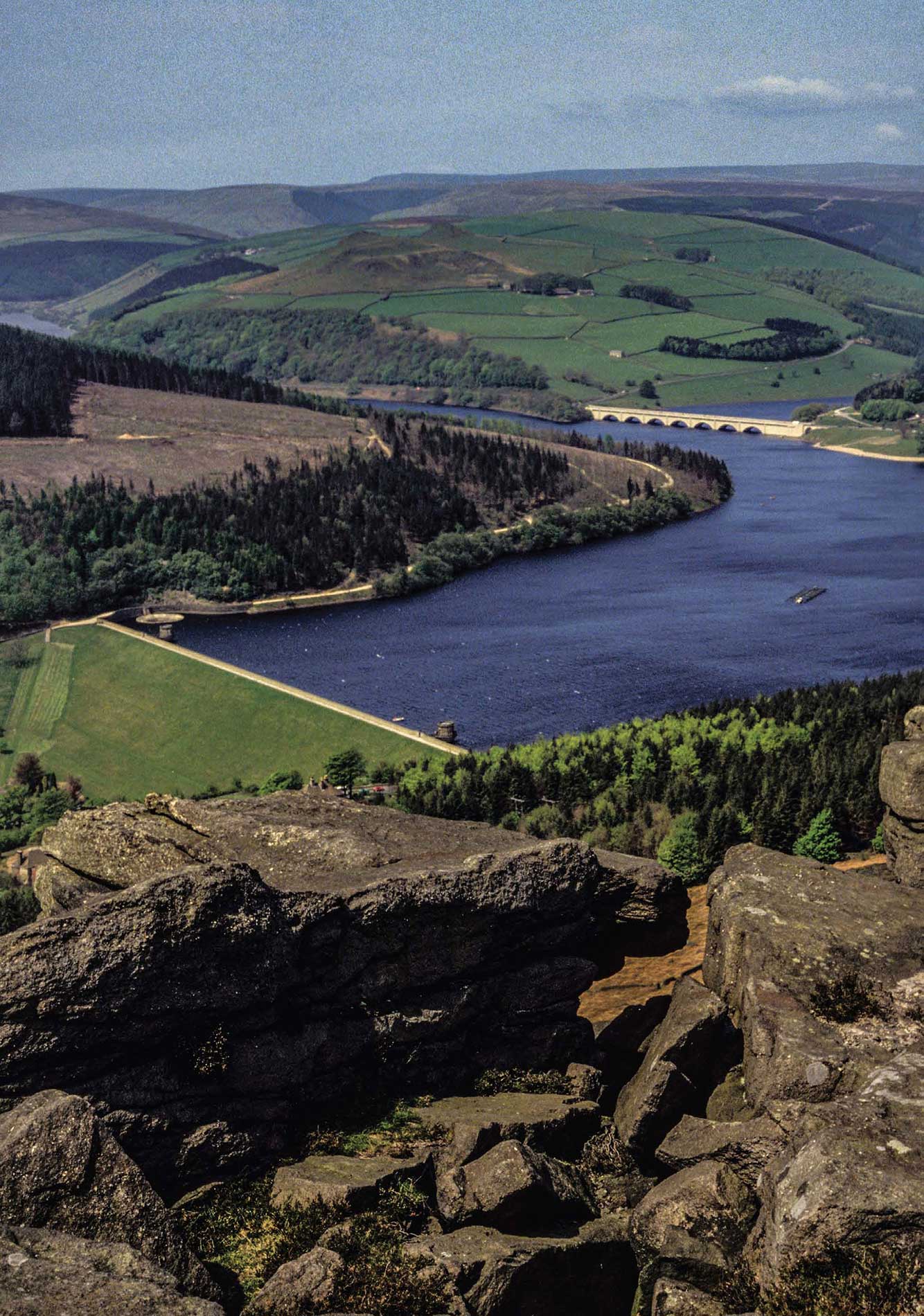 Ladybower Reservoir and the Dark Peak seen from Bamford Edge The Peak - photo 2