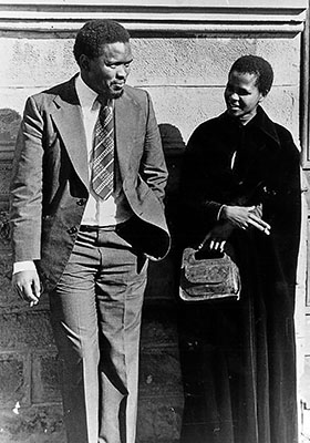 Steve Biko and Mamphela Ramphele East London 1977 Daily Dispatch Arena - photo 2