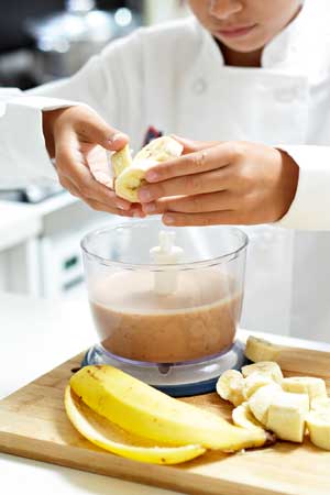 1 banana peeled and sliced 1 Tbsp 15 ml chocolate syrup 1 cup 250 ml milk - photo 11