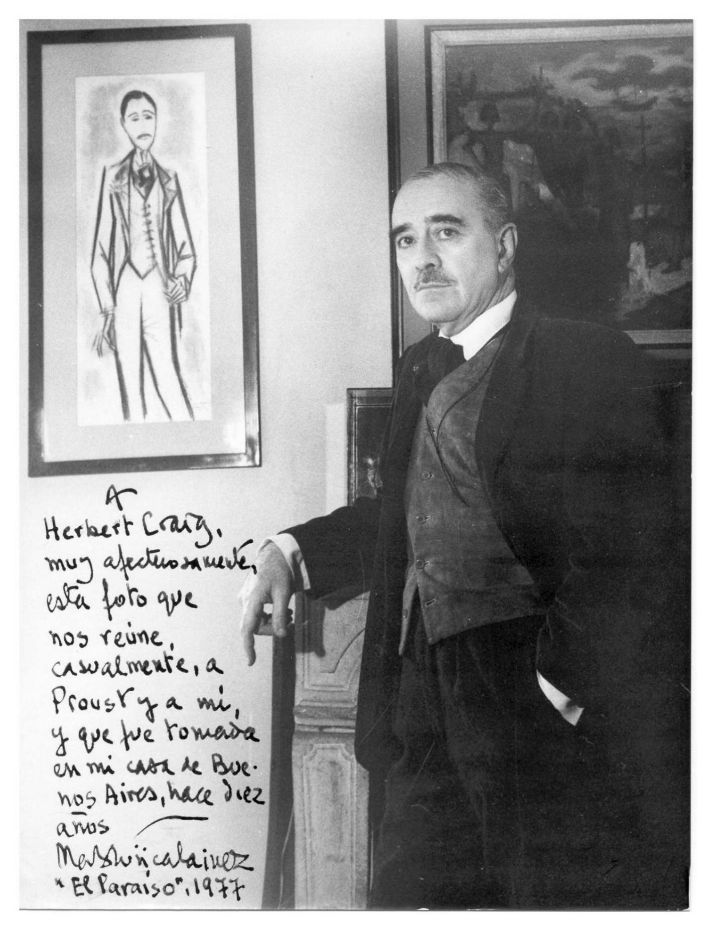 Manuel Mujica Linez in his home photographed in front of a sketch of Proust - photo 1