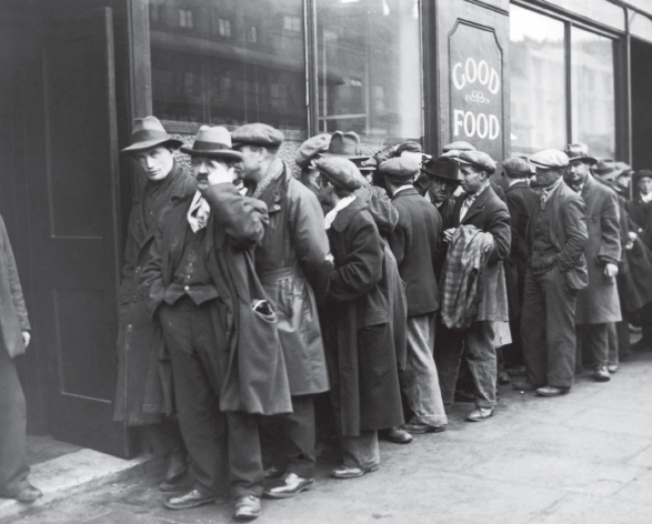 A line of the unemployed outside a Salvation Army hostel c 1935 FPGArchive - photo 4