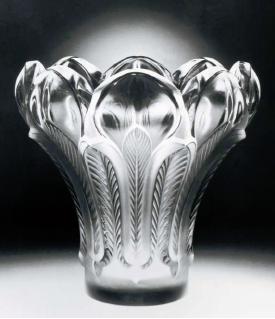 On the Cover Lalique vase Esna was released in 1985 to mark the 125th - photo 8
