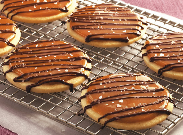 Satisfy our sweet tooth cravings with the easy to make sweet vanilla caramel - photo 8