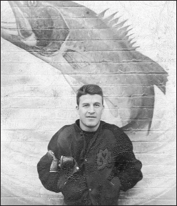 BIG PETE ROSE AT SCHULTES FISH HOUSE DECEMBER 1944 The same wall that young - photo 5