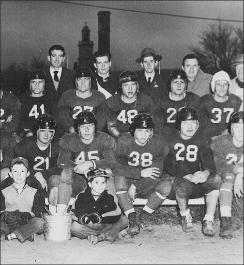 1947 Big Pete Rose 28 on the Saylor Park Comets one of his many semipro - photo 8