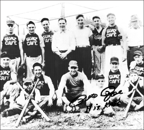 PETER Young Pete Rose as a bat boy for Gumz Cafe one of Big Pete Roses many - photo 10