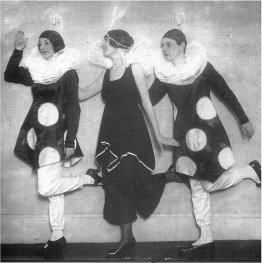 Actress Aileen Dresser and two revelers Photo by Jessie Tarbox Beals - photo 1