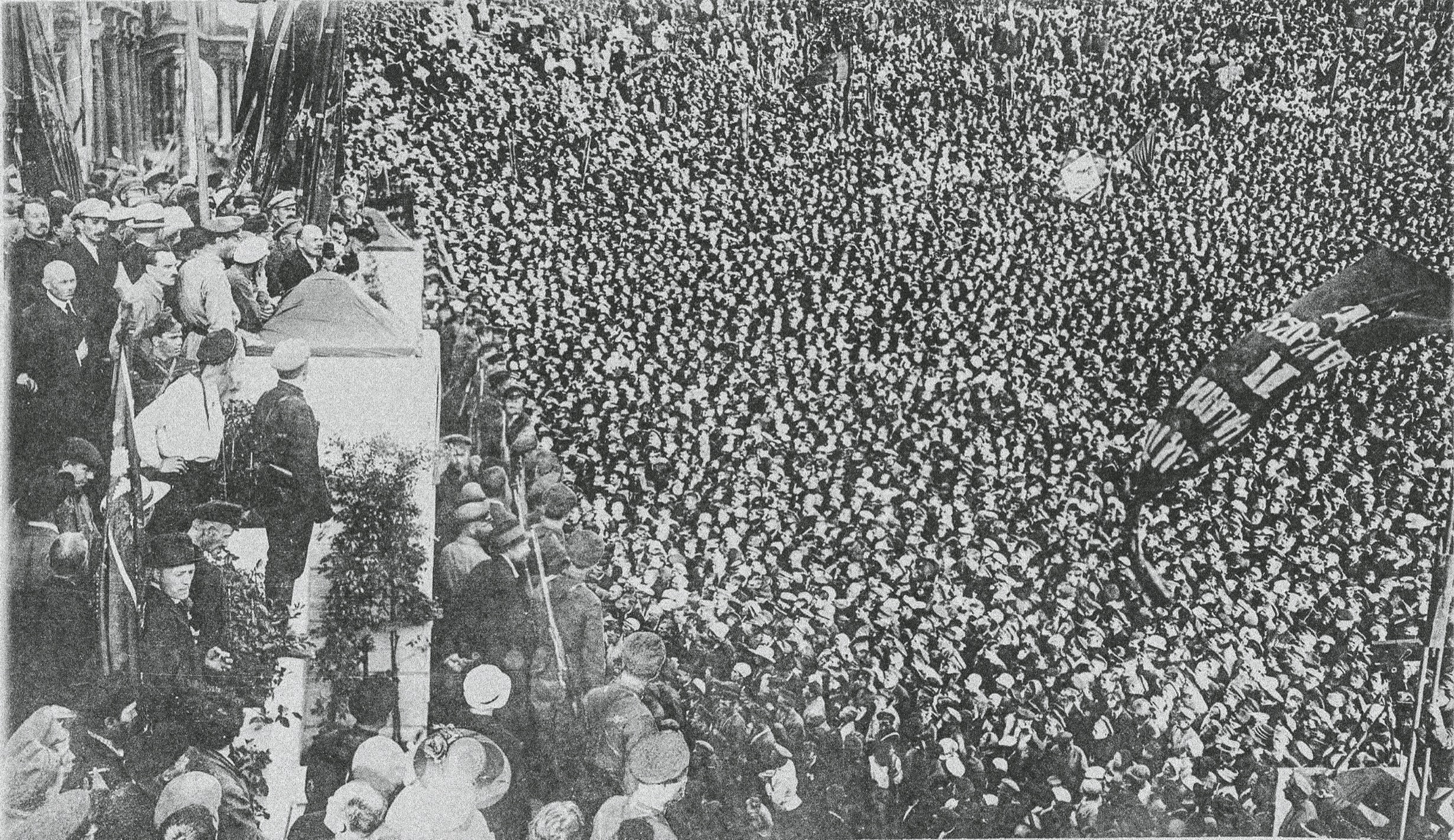 Lenin addresses a huge crowd in Petrograd at the opening of the Second - photo 3