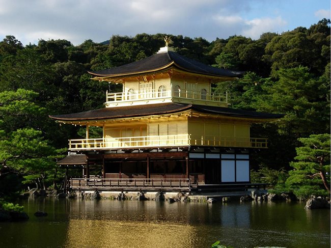 The Golden Pavilion Temple Geography Japans climate is quite temperate with - photo 4