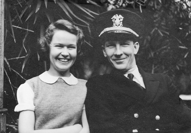 Frank B Gilbreth Jr and his first wife Elizabeth pictured in 1942 after he - photo 7