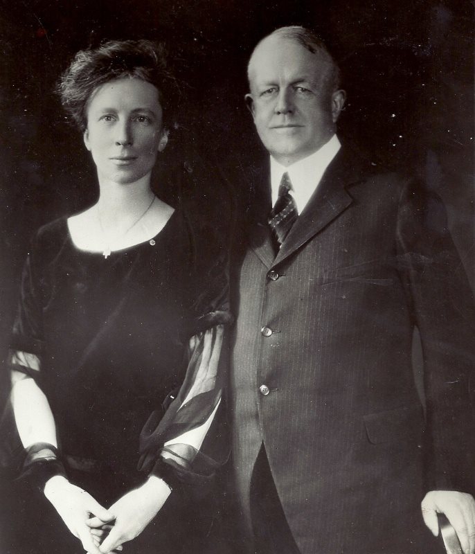 Frank B Gilbreth Sr and Lillian M Gilbreth father and mother of the dozen - photo 4