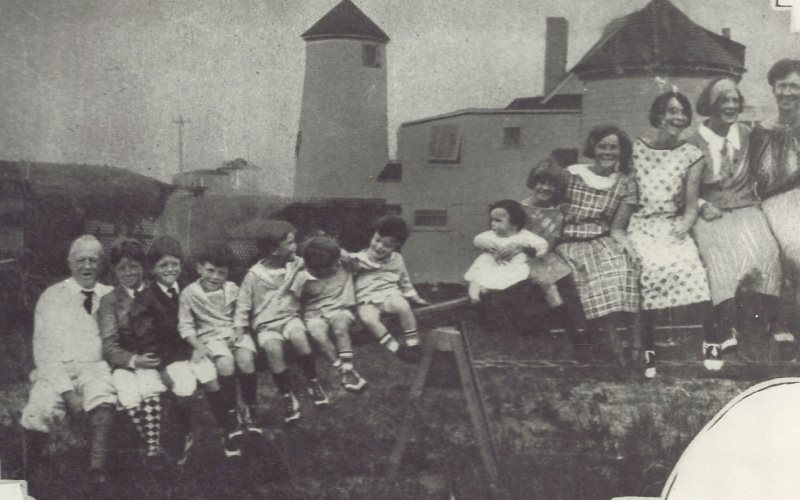 The Gilbreth family as seen in the St Louis Post-Dispatch in 1923 - photo 5