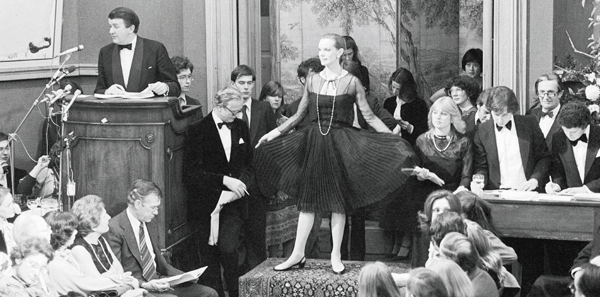 In 1978 Chanels Little Black Dress goes on sale at Christies auction rooms in - photo 4