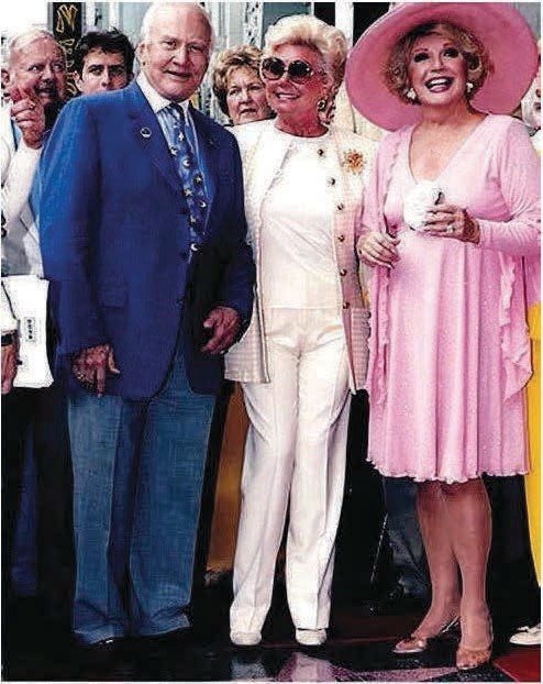 Buzz Aldrin - Mitzi Gaynor- Ruta Over Buzzs shoulder Dick Van Patten and Joey - photo 4