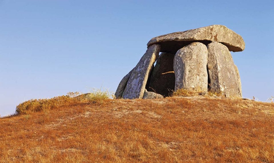 By about 3500 BCE people in northern Europe were using stones to build tombs - photo 4