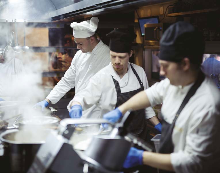 The head chef in a restaurant manages the cooks in the same way that an - photo 12