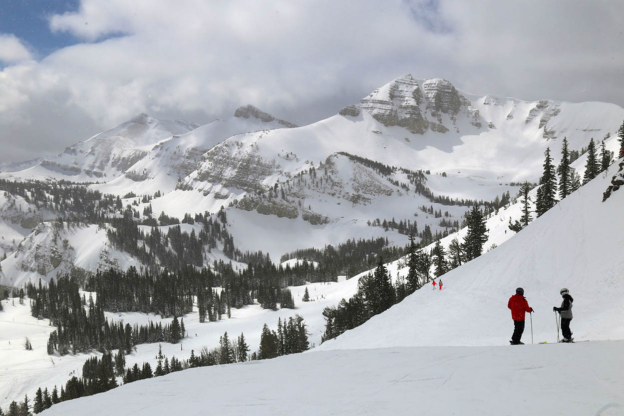 Skiing in the Rocky Mountains The Rockies boast some of the best skiing - photo 9