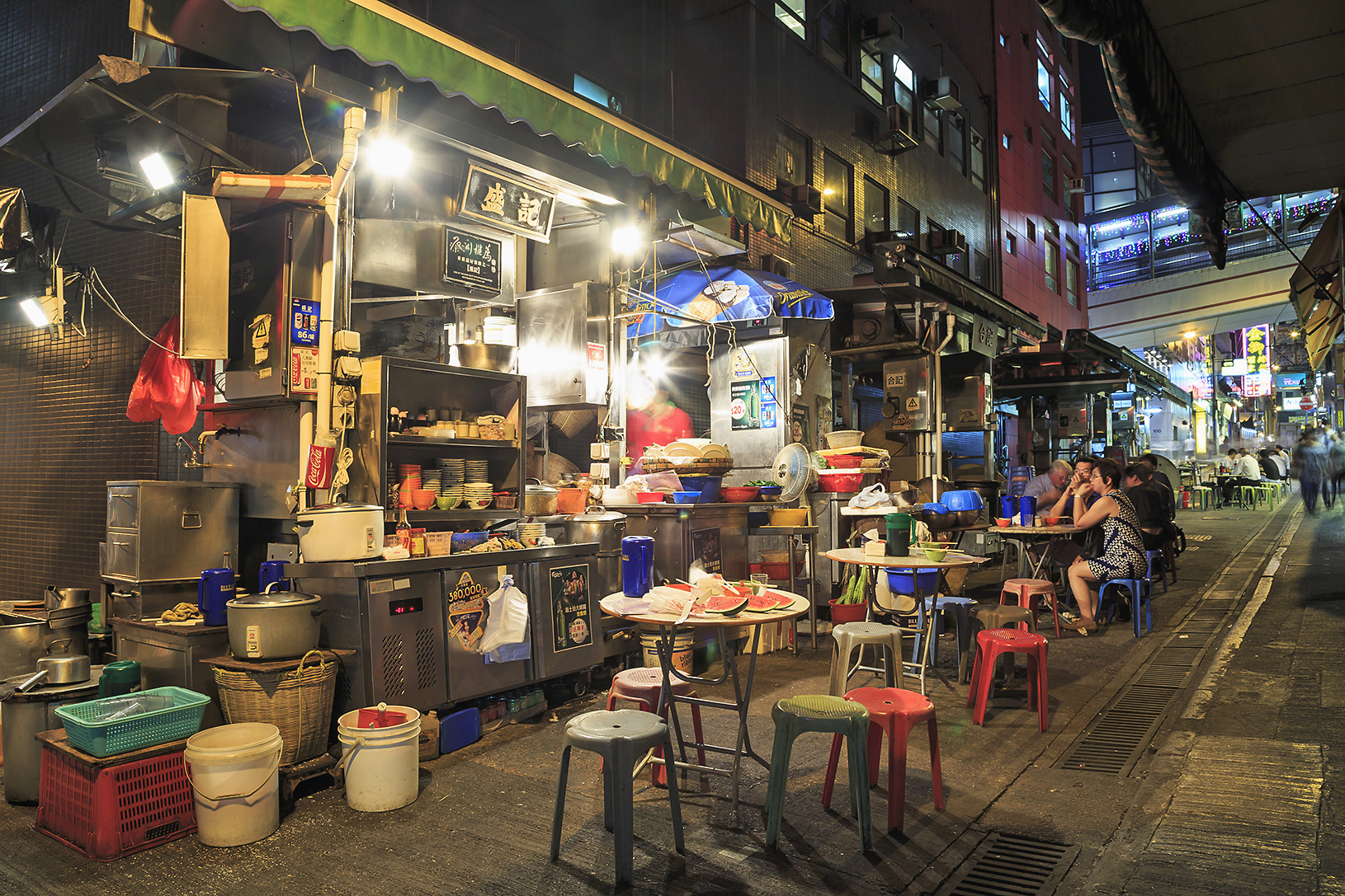 KENNETH IP SHUTTERSTOCK Dining Local Cantonese cuisine The dominant - photo 16