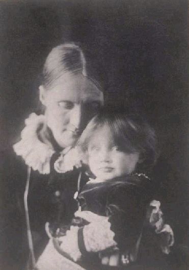 Julia Stephen with her daughter Virginia Woolf with her father in 1902 - photo 11