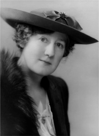 Gladys Storey photographed by Bassano in 1939 Kate Perugini in 1923 drawn - photo 19