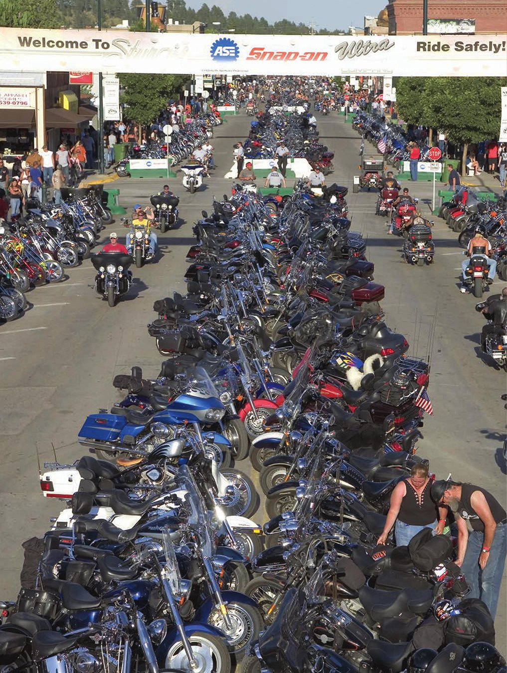 CHAPTER A sunny August morning dawns in Sturgis South Dakota Hundreds - photo 5