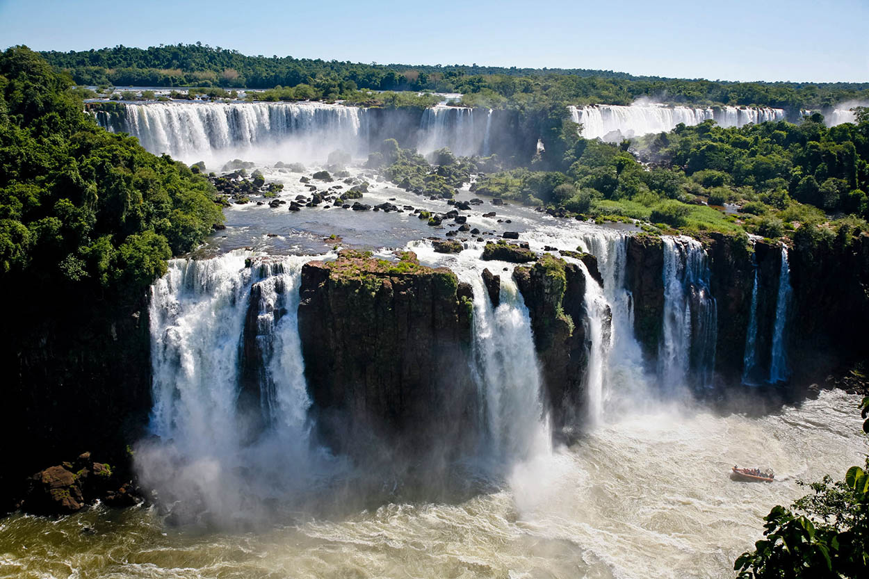 Iguaz Falls More than 250 waterfalls form the Iguaz Falls a huge cascade on - photo 4