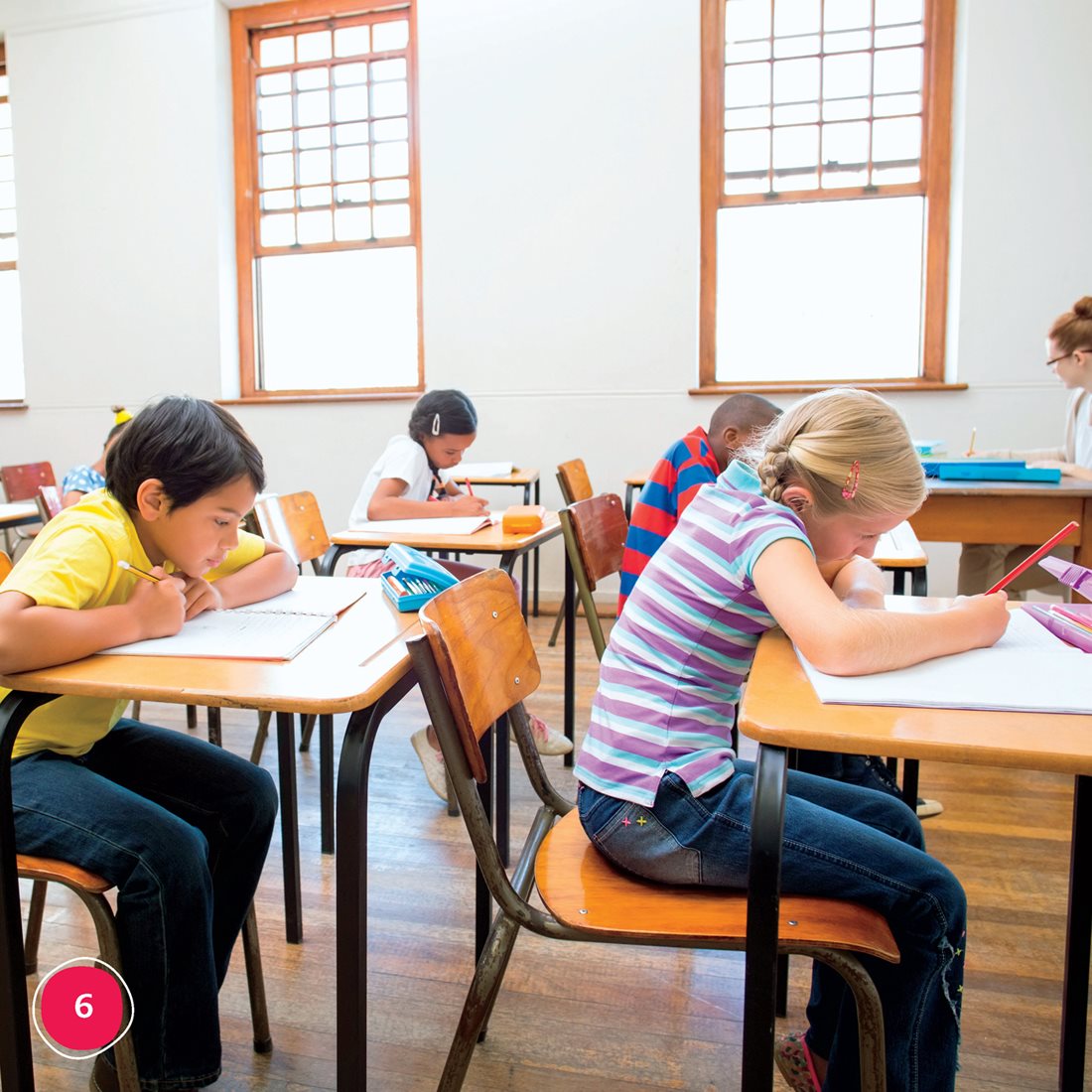 A teacher works in a classroom This room has desks and chairs How do you - photo 6