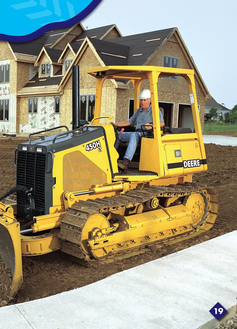 This bulldozer works at a race track The bulldozer is a great machine - photo 22