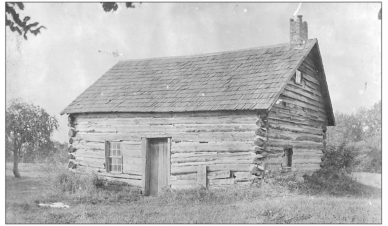 Log cabins were the first permanent structures built by early settlers Few - photo 5