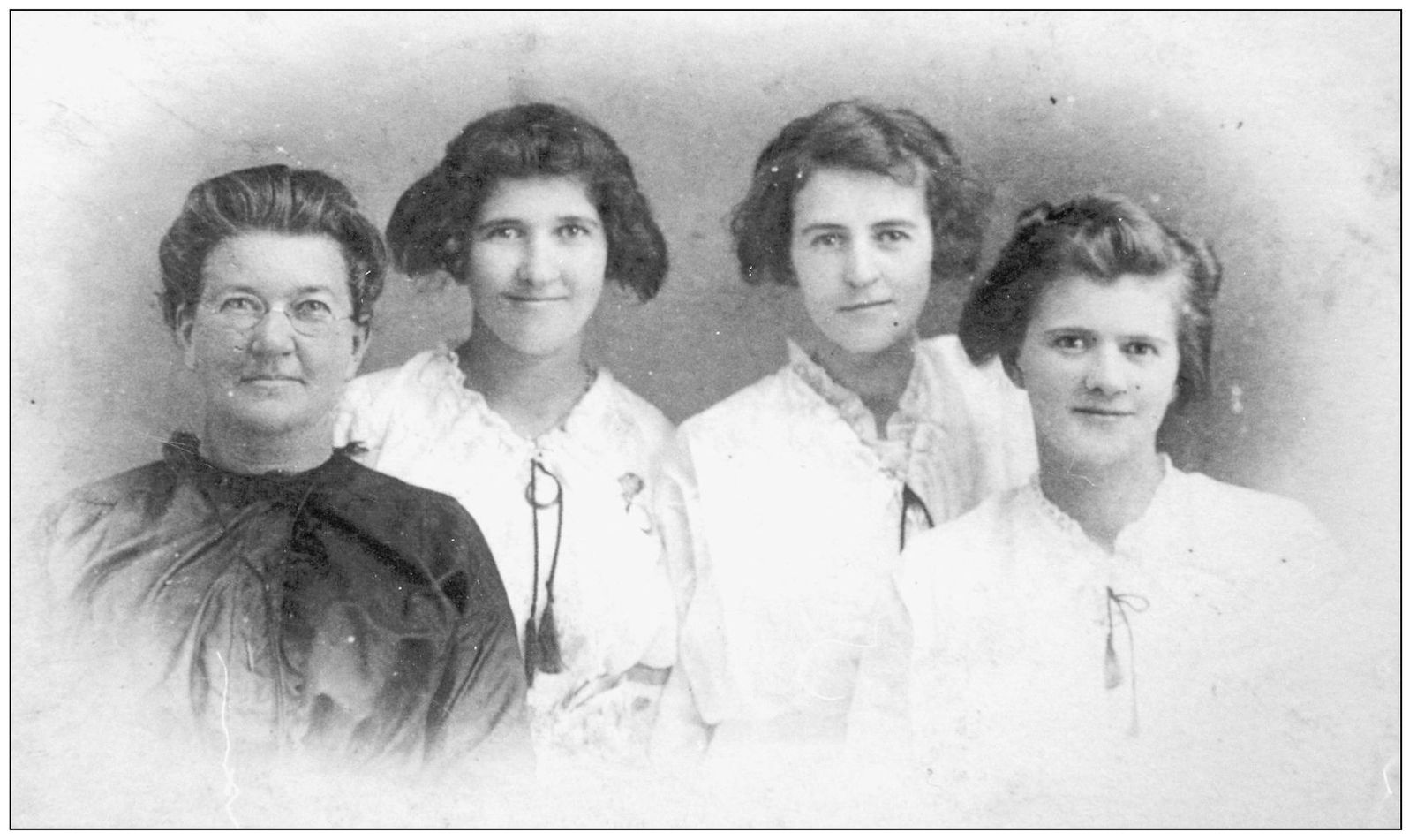 From left to right Mary Druscilla Bassett Ramsey is pictured with her three - photo 7