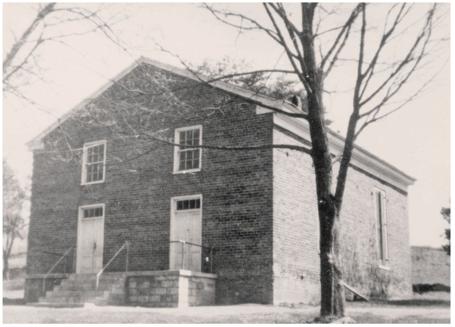 In 1835 a group of Presbyterian followers and their leader Edward Hammett - photo 6