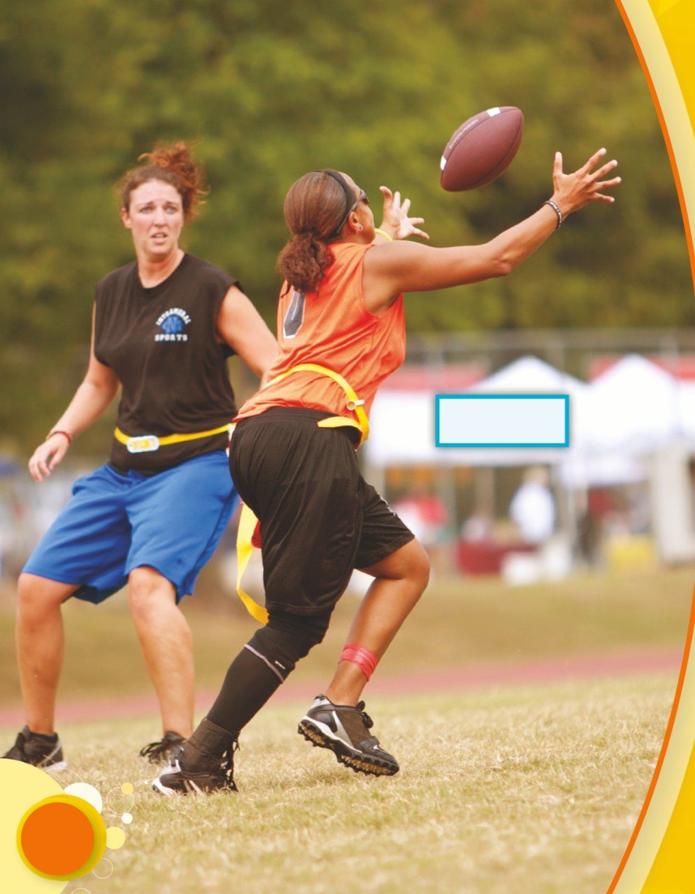 Adults play flag football - photo 11