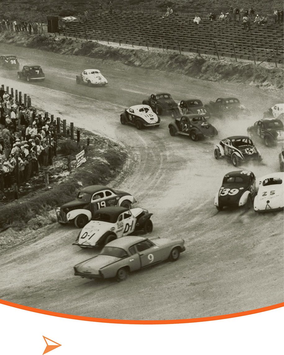 Stock cars race at Daytona Beach in the 1950s People showed up to watch - photo 13