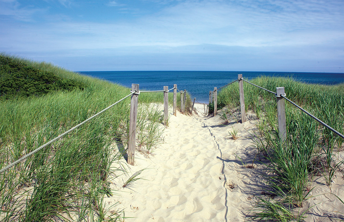 Your first sight upon entering beautiful Nantucket Harbor is Brant Point Light - photo 2