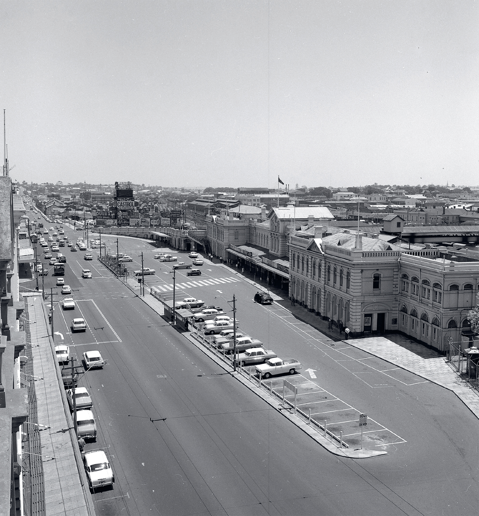 A view of Perth Railway Station in the late 1950s with a low-rise cityscape - photo 5