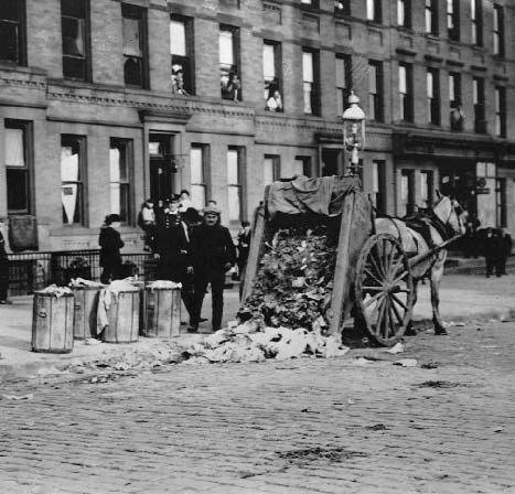 Early garbage collectors cleaned up trash that gathered in the street In 1757 - photo 4