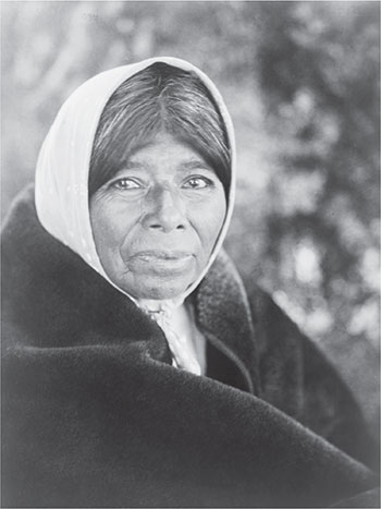 An unidentified Wappo woman photographed around 1924 by Edward S Curtis - photo 4