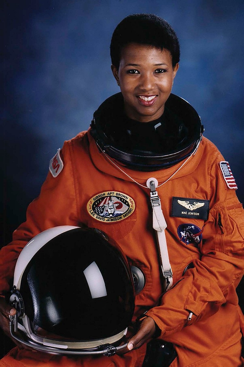 A 1992 NASA photo of Jemison taken before she became the first African - photo 2