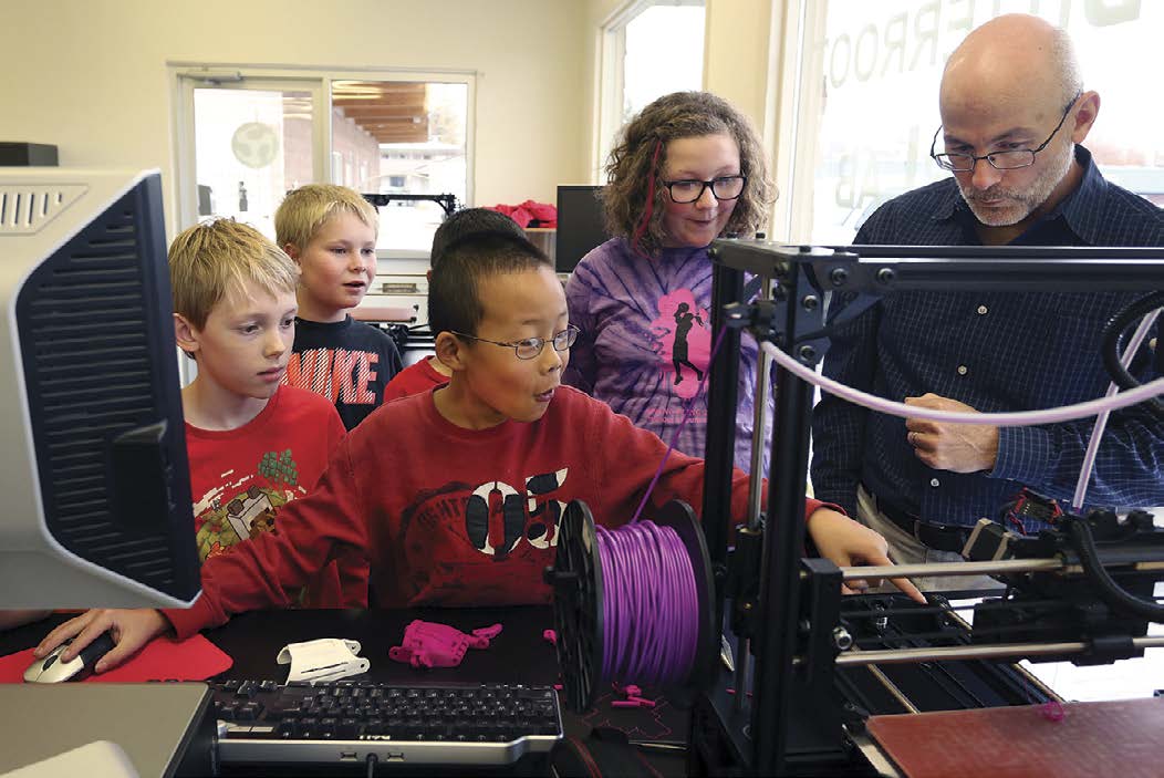 Seeing a 3D printer in action for the first time brings out the kid in - photo 3