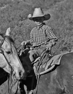 YOU WONT SEE MANY COWBOYS ALONG ARIZONA HIGHWAYS YOULL HAVE TO GO ON A - photo 13