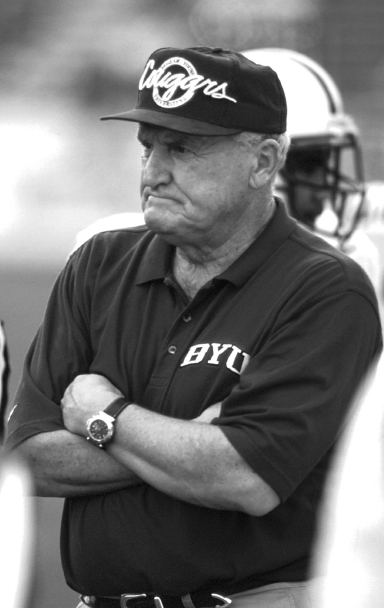 LaVell Edwards struck a familiar pose on the sidelines for 29 years Photo by - photo 2