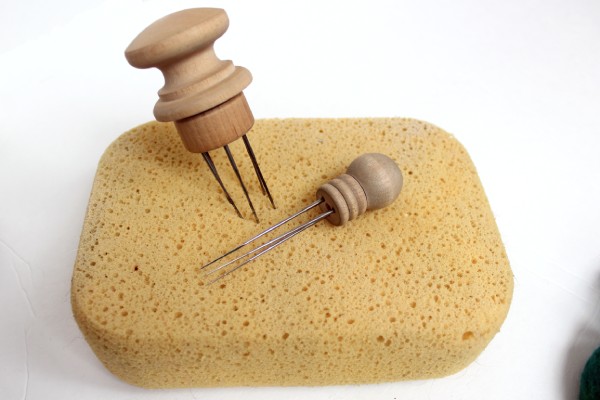 Felting Pad Needle Felting Tools and a Sponge Cookie shapers You can utilize - photo 4