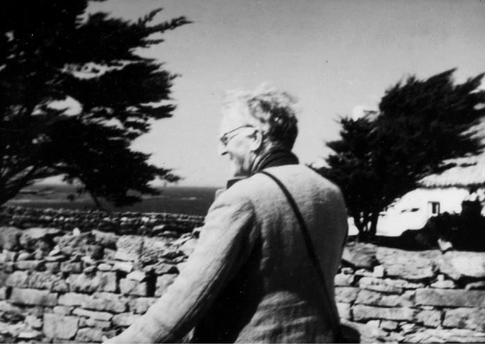 Ernie OMalley on Inishmore 1954 Father took about ten years off after being - photo 3