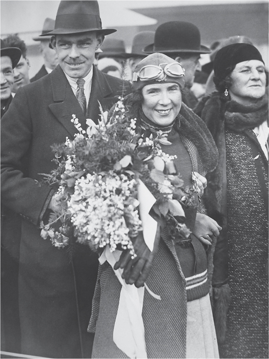 Victor and Mildred Bruce reunited at Croydon Courtesy of Caroline - photo 2