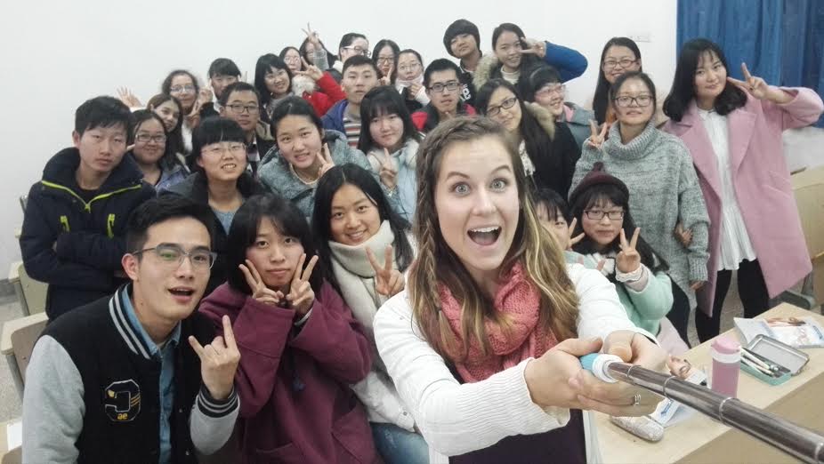 CHAPTER 1 VOLUNTEERING Why would Ivolunteer to teach English in China For - photo 1