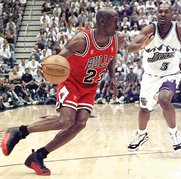 Michael Jordan Flying High - photo 13